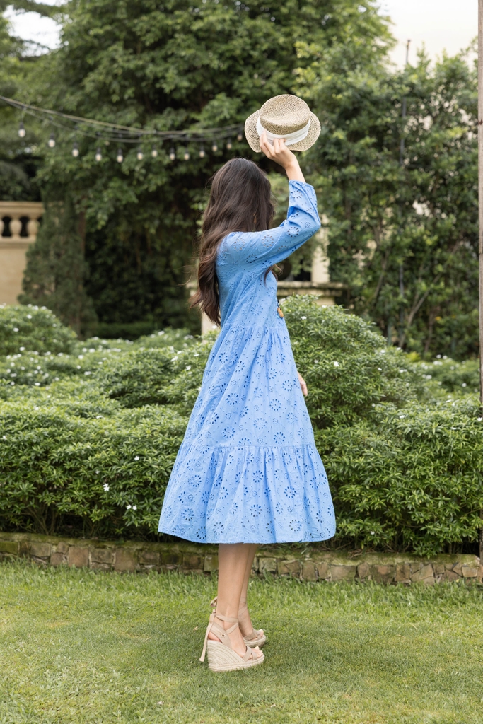 SWANLAKE | Váy Đầm Nữ Maxi Đuôi Cá Babydoll Cotton Thêu Đục Lỗ Trơn Cổ Trụ Cài Nút Tay Dài Hè D12394LW12