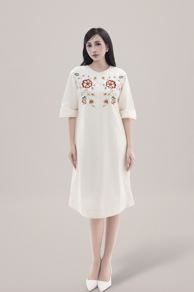 Váy Đầm Nữ Suông Chất Vải Cotton Thêu Hoa Cổ Cổ Tròn Tay Lỡ Công Sở Thanh Lịch D13070LW01