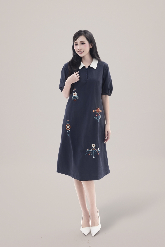 Váy Đầm Nữ Suông Vải Cotton Thêu Hoa Cổ Sơ Mi Tay Ngắn Phồng Công Sở Thanh Lịch D13077LW01