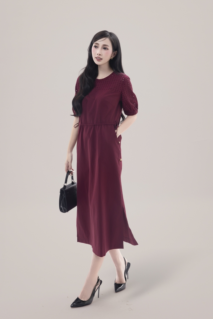 Váy Đầm Nữ Maxi Suông Vải Cotton Phối Ren Thêu Hoa Đục Lỗ 2 Lớp Có Túi Dạo Phố D13076LW01