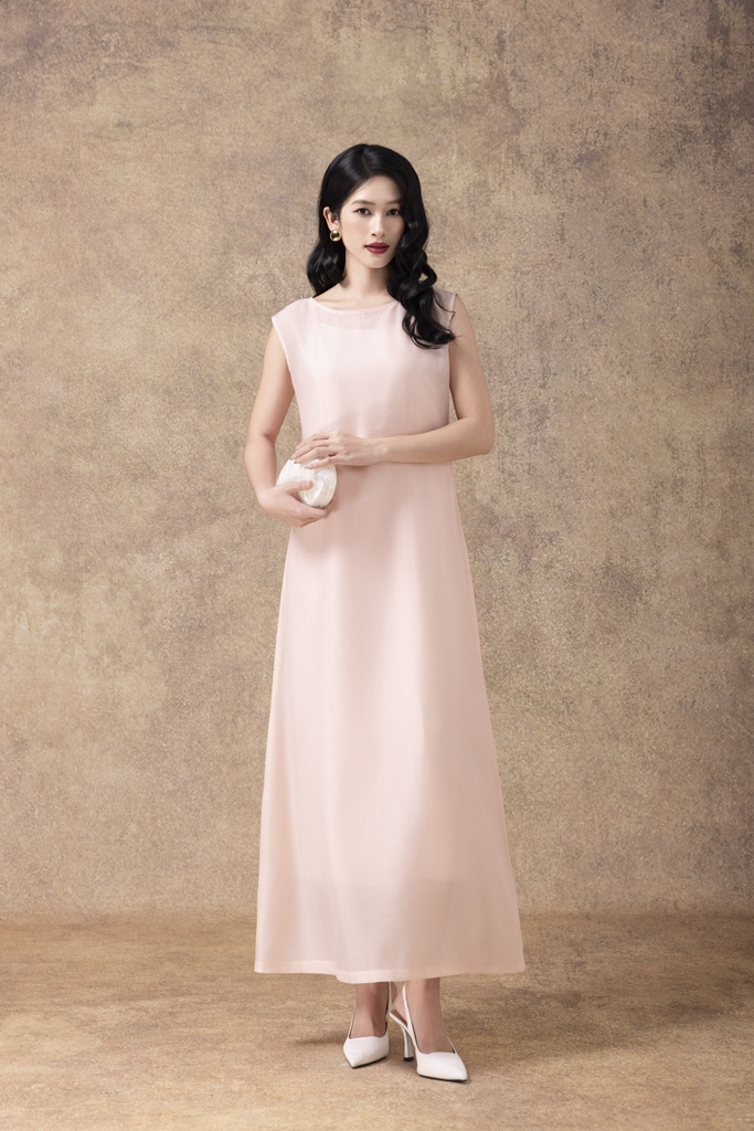 SWANLAKE | Váy Đầm Nữ Maxi Suông Sát Nách Cổ Tròn Vải Tơ Lót Lụa Trơn Cài Nút Sau Đi Tiệc D13152LW01