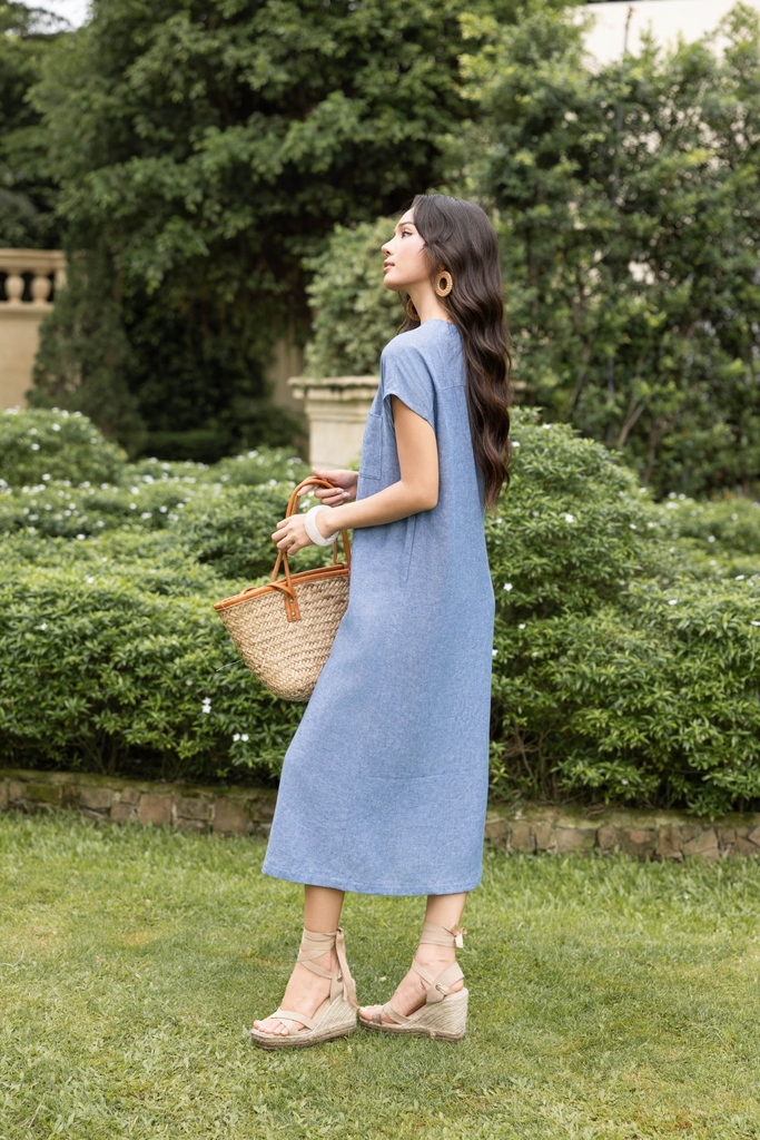 SWANLAKE | Váy Đầm Nữ Maxi Suông Tay Hến Cổ Chữ V Cài Nút Vải Linen Thêu Hoa Công Sở Dạo Phố D13782LW01