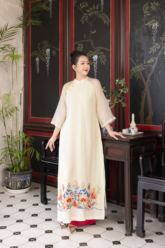 Áo Dài Cách Tân Nữ Suông Vải Xốp Hàn Tà Kép Thêu Hoa L13969LW01