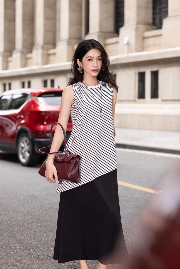 SWANLAKE | Váy Đầm Nữ Dài Phối Áo Sát Nách Vạt Chéo Kẻ Sọc Vải Thun Linen Hàn Cổ Tròn Dạo Phố D13847LW01