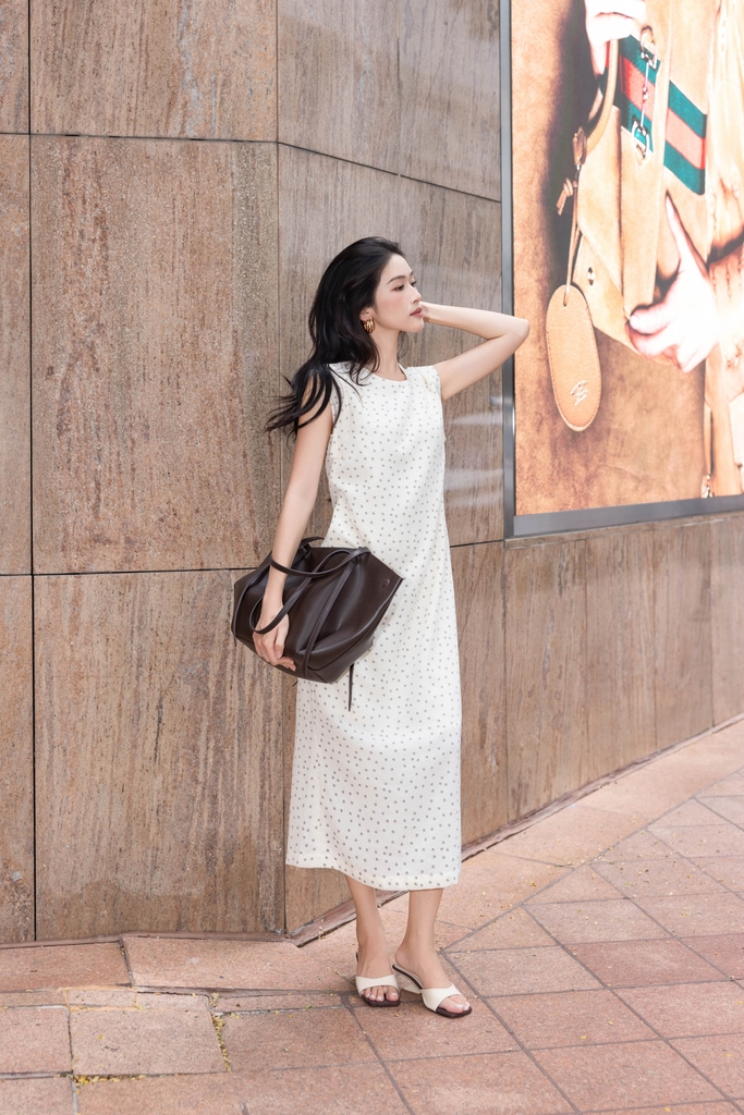 SWANLAKE | Váy Đầm Nữ Dài Dáng Suông Sát Nách Cổ Tròn Vải Đũi Xược Hoa Nhí Xẻ Tà Thanh Lịch D13843LW01