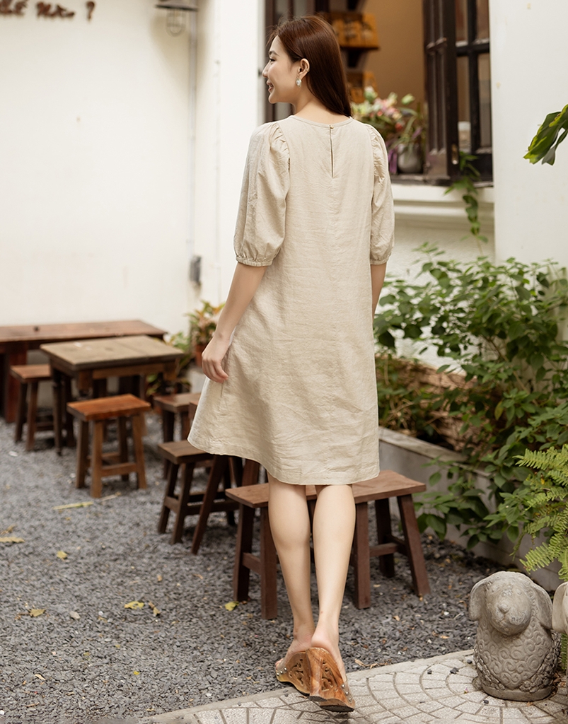 Đầm Phom A Thêu Tay Lỡ Swanlake - D10445LW02
