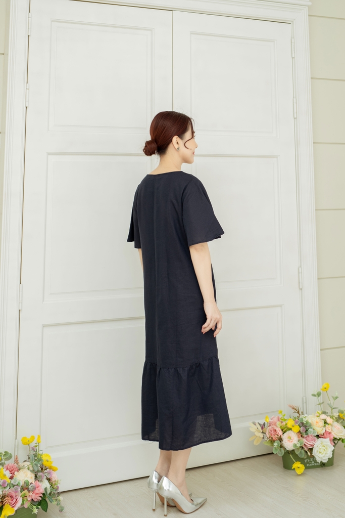 Đầm Phom Suông Thêu Bông Vải Linen Swanlake - D10617LW01