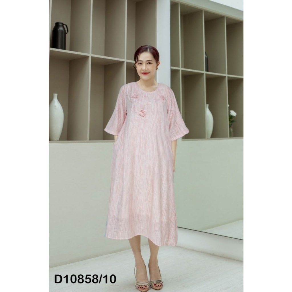 M-Collection - Đầm Suông Đính Bông 3D Vải Tơ Nhún - D10858LW10