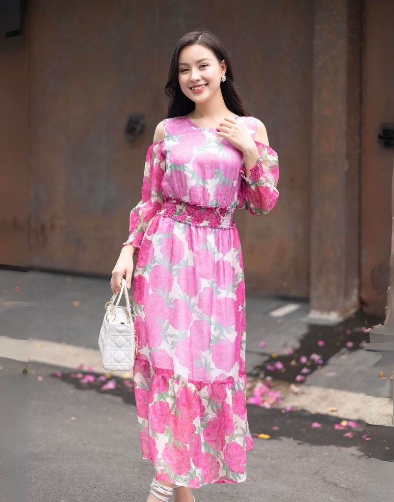 Đầm Maxi Nhún Eo Khoét Vai Vải Voal Swanlake - D10876LW02