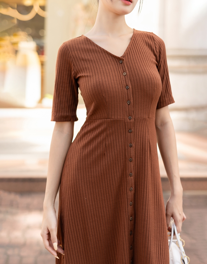 Đầm Thun Gân Cài Nút Gỗ Swanlake - D10967LW01