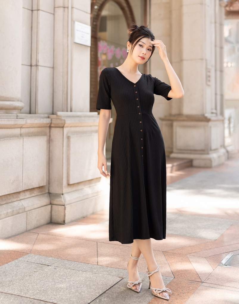 Đầm Thun Gân Cài Nút Gỗ Swanlake - D10967LW01