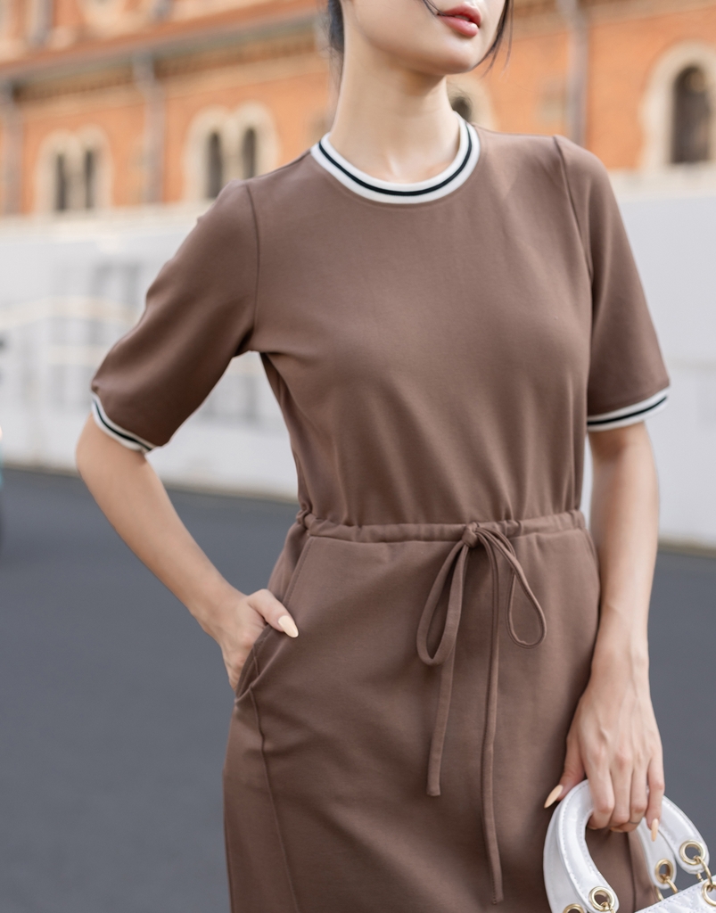 Đầm Thun Rút Dây Swanlake - D11089LW01