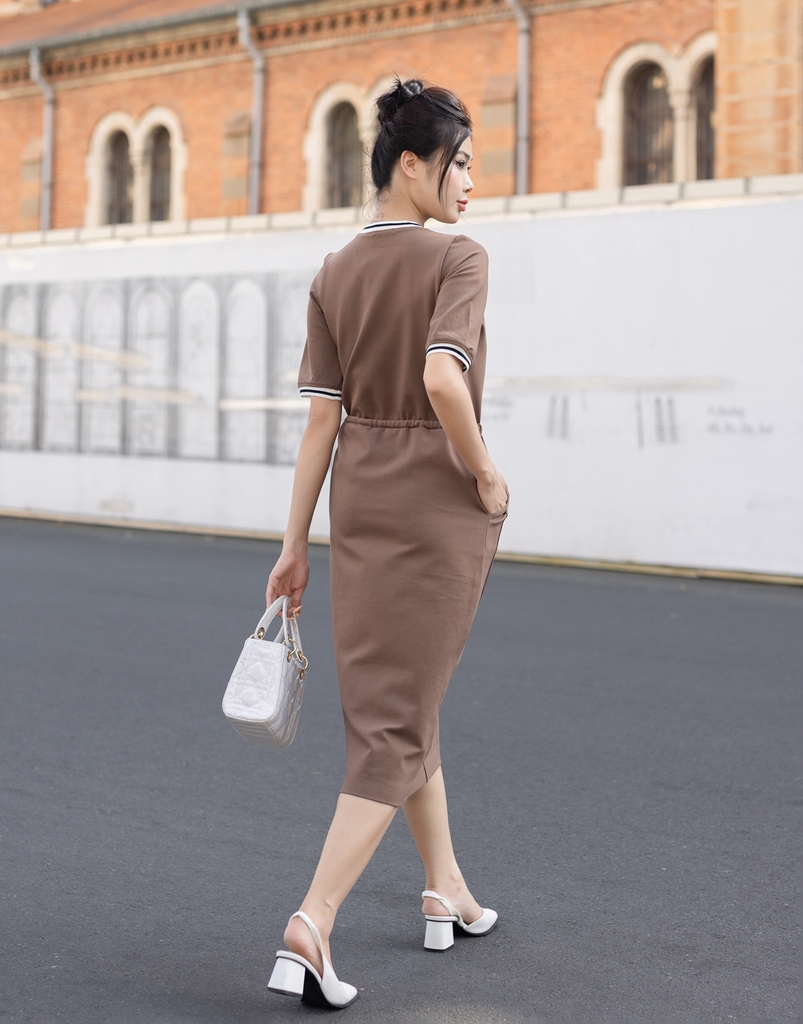 Đầm Thun Rút Dây Swanlake - D11089LW01