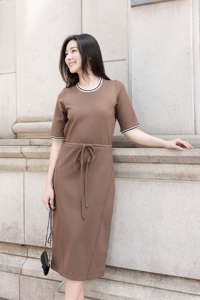 Đầm Thun Rút Dây Swanlake - D11089LW03