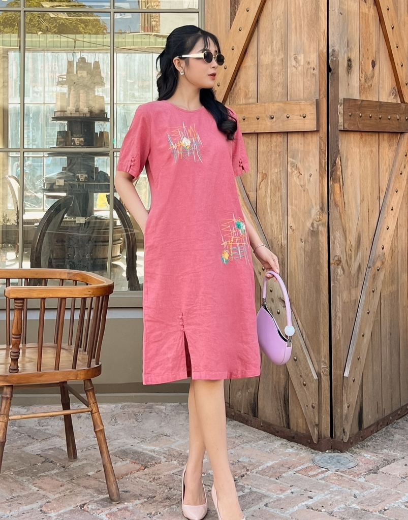 Đầm Suông Vải linen Thêu Swanlake - D11220LW03
