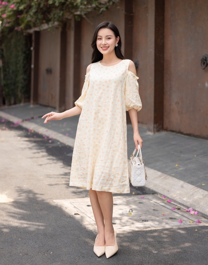 Đầm Khoét Vai Vải Linen Swanlake - D11500LW01