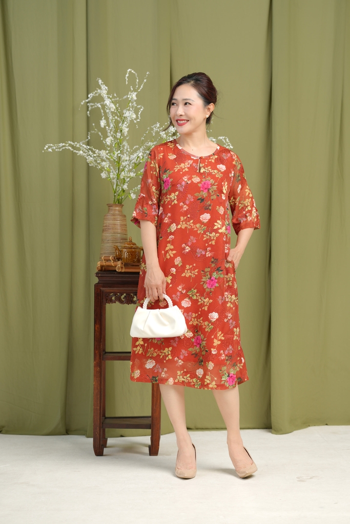 M-Collection - Đầm Hoa Cổ Tròn Đính Ngọc Trai Chất Đũi Hàn - D11573LW02