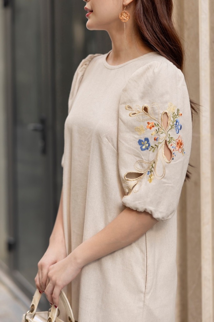 Đầm Linen Thêu 2 Bên cánh Tay Swanlake - D11725LW01