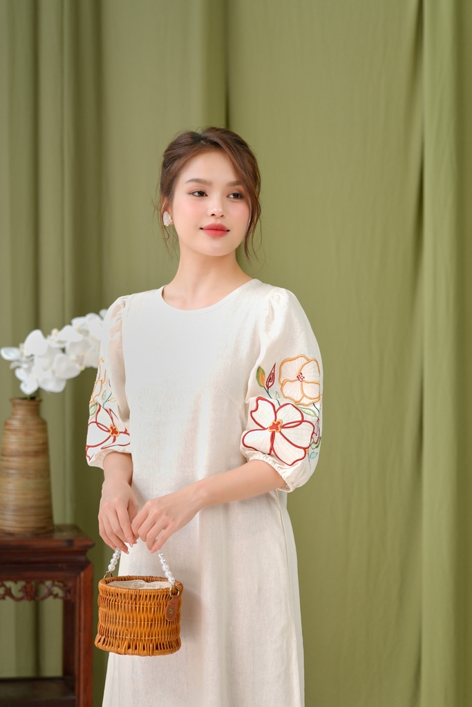 Đầm Thêu Hai Bên Cánh Tay Chất Liệu Linen Swanake - D12013LW01