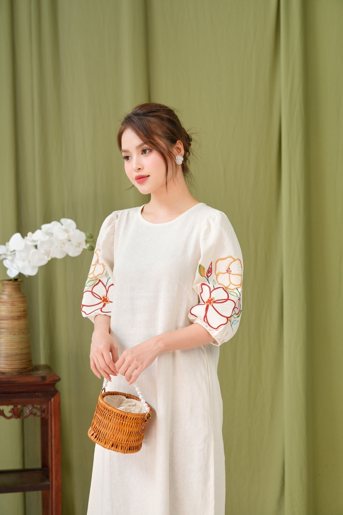 Đầm Thêu Hai Bên Cánh Tay Chất Liệu Linen Swanake - D12013LW01