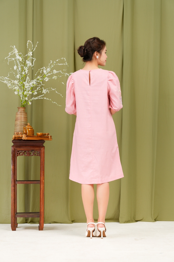 Đầm Thêu Hai Bên Cánh Tay Chất Liệu Linen Swanake - D12013LW01