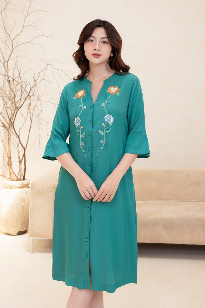 M-Collection - Đầm Suông Thêu Chất Liệu Vải Taffta - D12044LW01