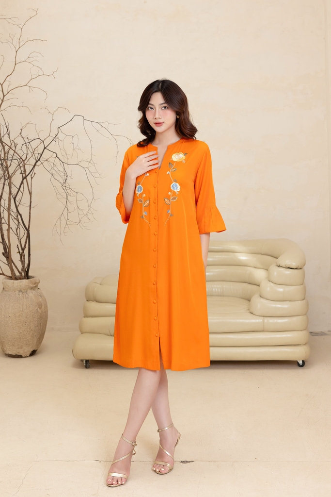 M-Collection - Đầm Suông Thêu Chất Liệu Vải Taffta - D12044LW01