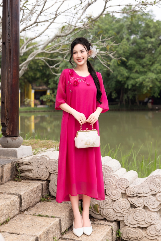 Đầm Hai Lớp Chất Liệu Tơ Ánh Kim Đính Hoa Swanlake - D12065LW01