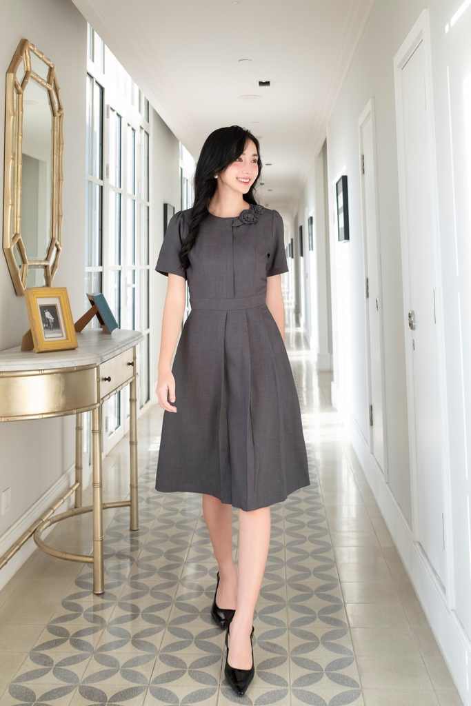 Đầm Sếp Ly Đính Hoa Chất Liệu Bố Gân Hàn Swanlake - D12083LW01