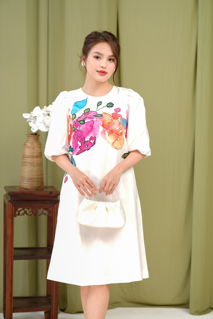 Đầm Suông In Hoa Chất Liệu Lụa Dày Trắng Swanlake - D12102LW01