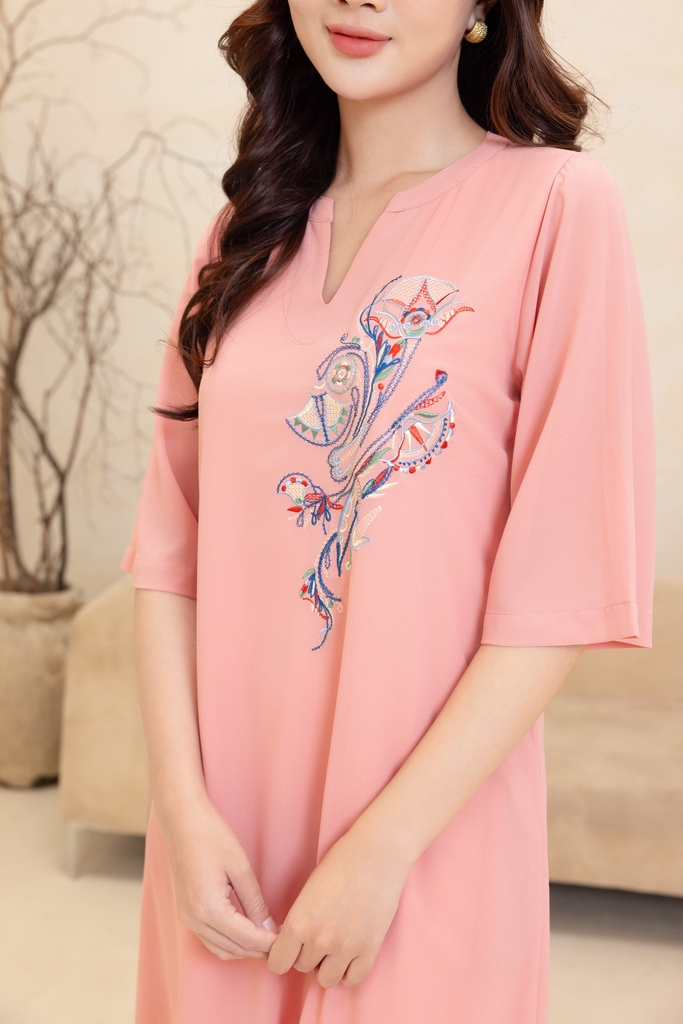 M-Collection - Đầm Suông Thêu Chất Liệu Vải Chiffon Lót Lụa Hàn - D12138LW01