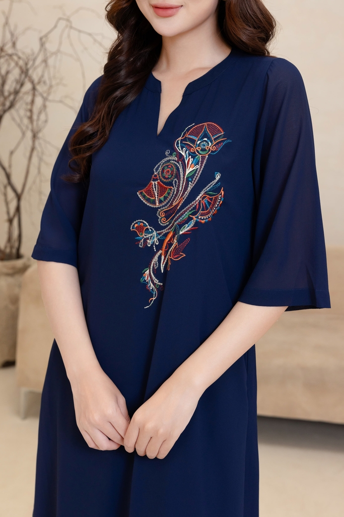 M-Collection - Đầm Suông Thêu Chất Liệu Vải Chiffon Lót Lụa Hàn - D12138LW01