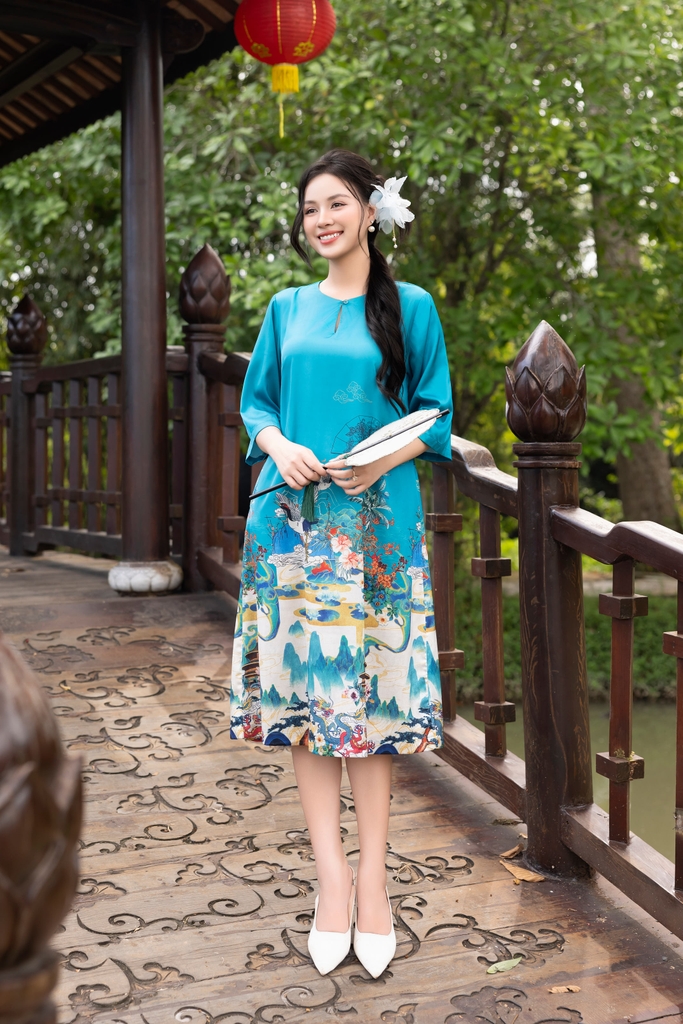 Đầm Chất Liệu Vải Lụa Swanlake - D12140LW01