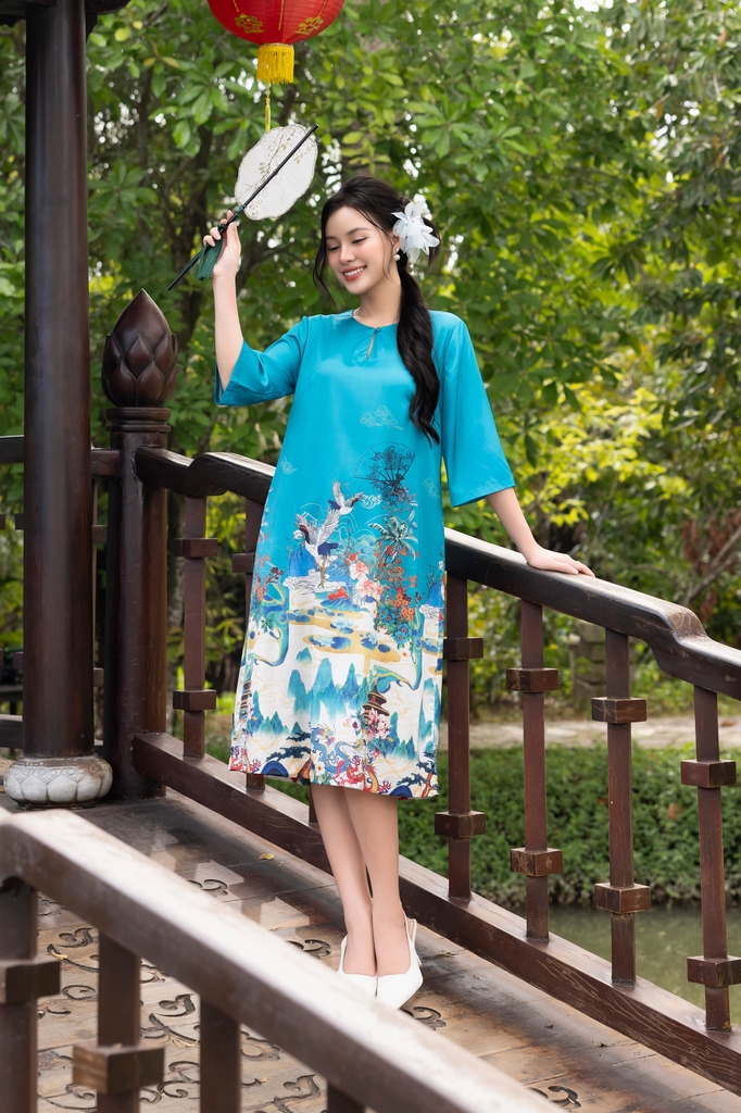 Đầm Chất Liệu Vải Lụa Swanlake - D12140LW01