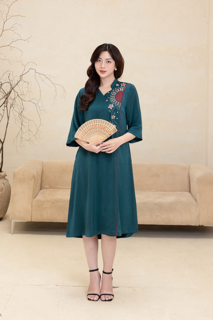 M-Collection - Đầm Lụa Gấm Wash Thêu Nổi - D12144LW01