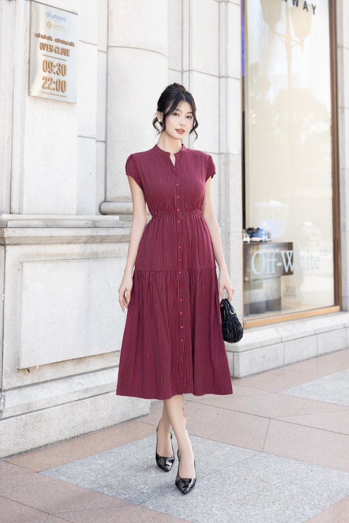 Đầm Phom A Dáng Dài Cổ Trụ Tay Ngắn Nhún Eo Chất Liệu Cotton sọc Swanlake - D12215LW01