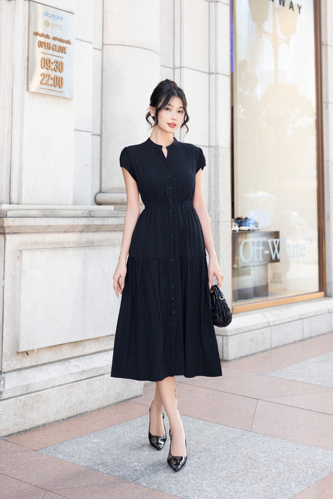 Đầm Phom A Dáng Dài Cổ Trụ Tay Ngắn Nhún Eo Chất Liệu Cotton sọc Swanlake - D12215LW01
