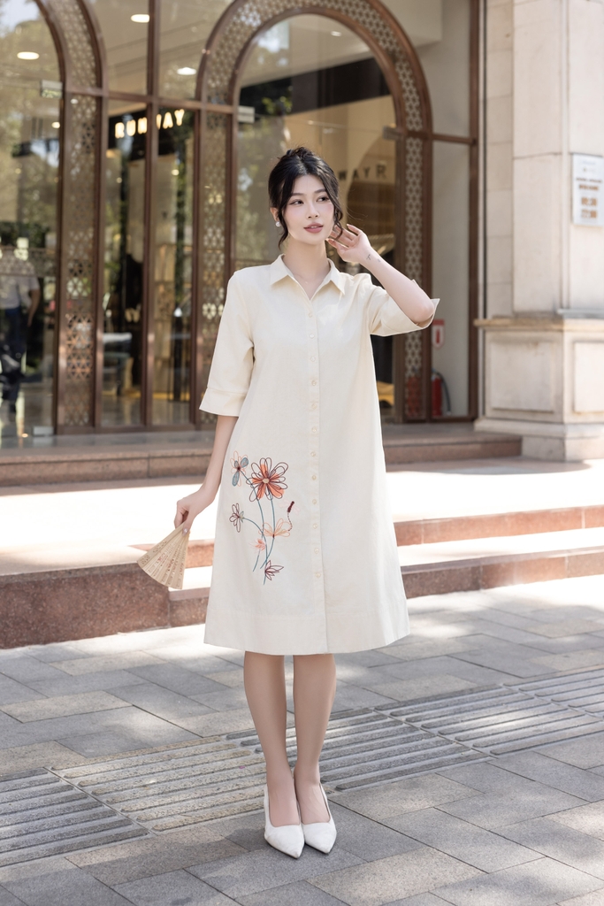 Đầm Sơ Mi Phom Suông Tay Ngắn Chất Liệu Linen Thêu Hoạ Tiết Hoa Lá Swanlake - D12274LW01