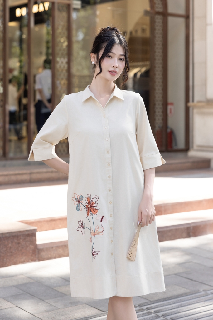 Đầm Sơ Mi Phom Suông Tay Ngắn Chất Liệu Linen Thêu Hoạ Tiết Hoa Lá Swanlake - D12274LW01