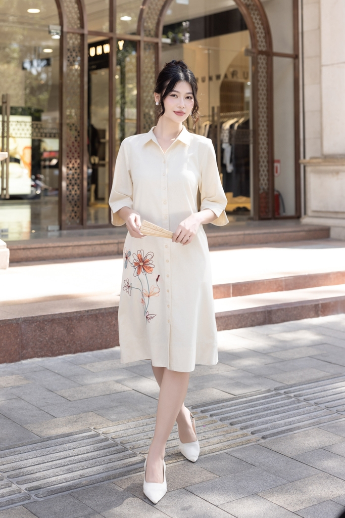 Đầm Sơ Mi Phom Suông Tay Ngắn Chất Liệu Linen Thêu Hoạ Tiết Hoa Lá Swanlake - D12274LW01