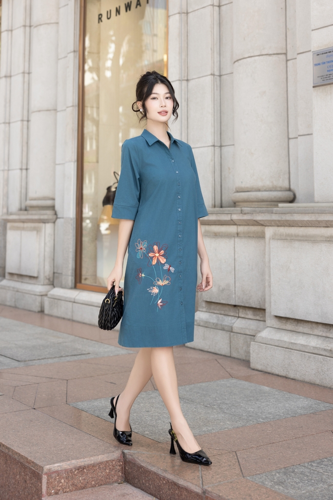 Đầm Sơ Mi Phom Suông Tay Ngắn Chất Liệu Linen Thêu Hoạ Tiết Hoa Lá Swanlake - D12274LW01