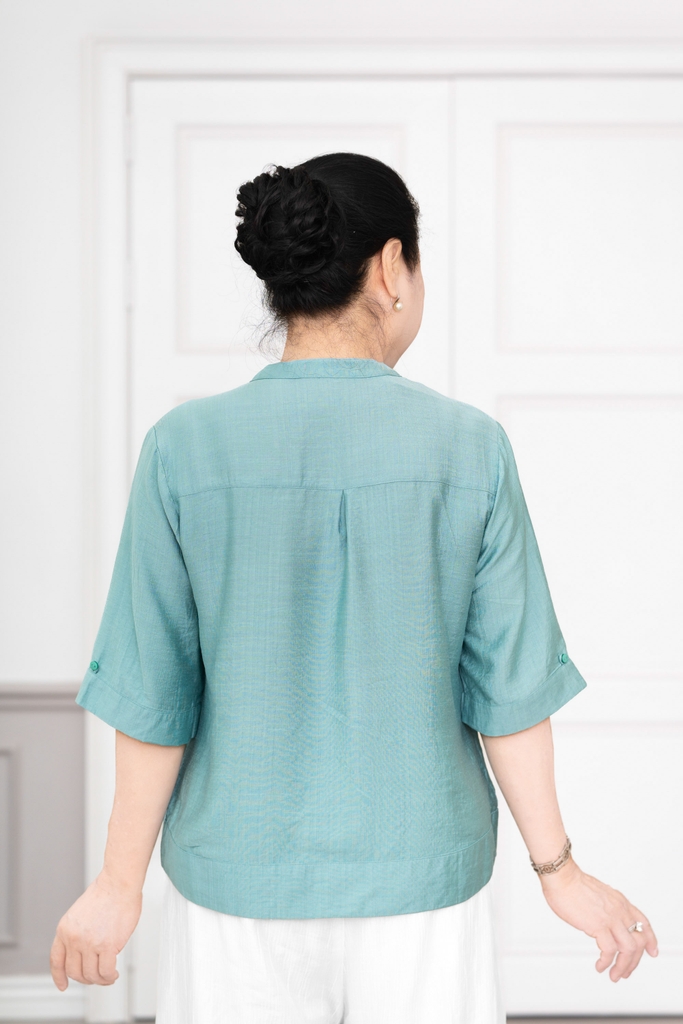 M-Collection - Áo Cổ Trụ Thêu Hoa Vạt Bầu Lụa Hàn - A11946LW01