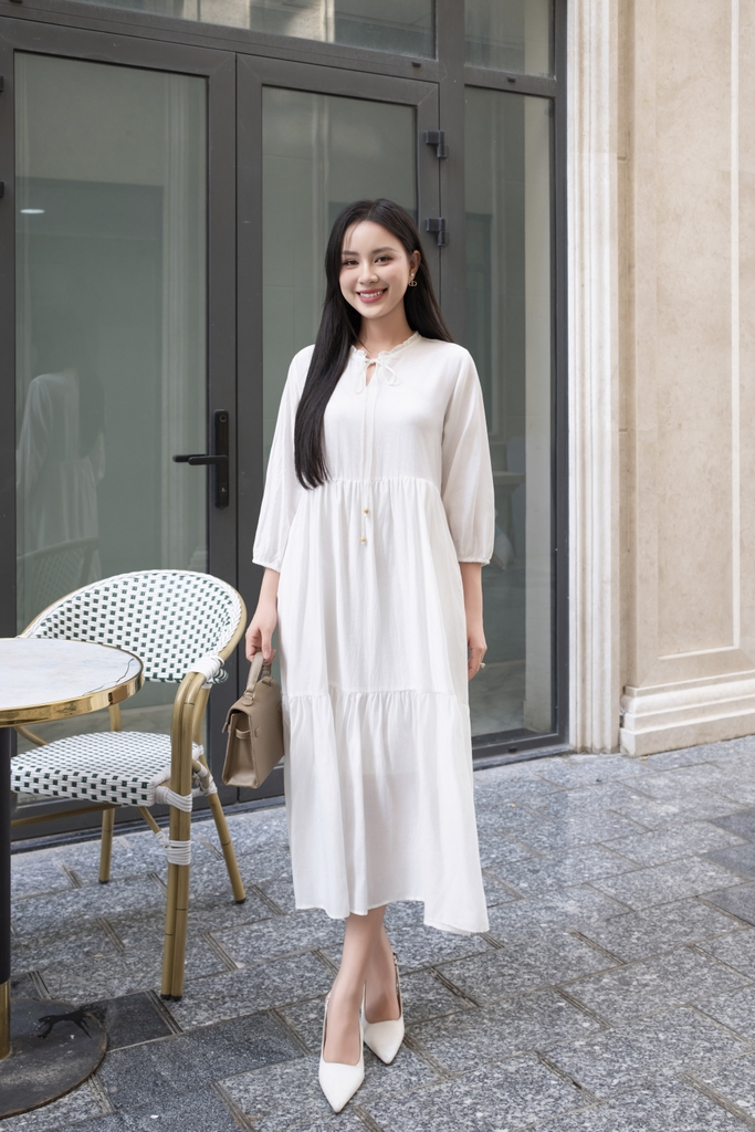 Swanlake | Đầm Tơ Trơn Phom Maxi Bay Dài D12415LW01
