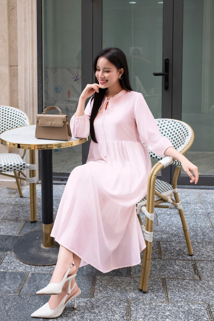 Swanlake | Đầm Tơ Trơn Phom Maxi Bay Dài D12415LW01