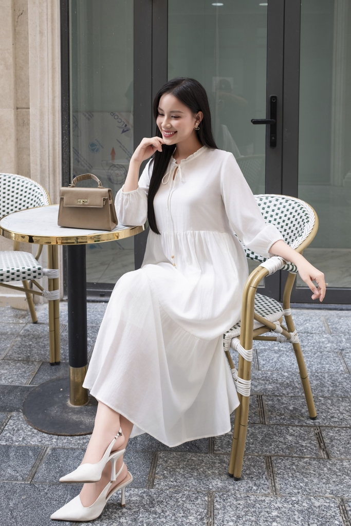 Swanlake | Đầm Tơ Trơn Phom Maxi Bay Dài D12415LW01