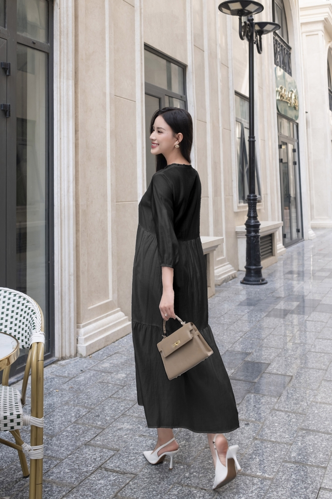 Swanlake | Đầm Tơ Trơn Phom Maxi Bay Dài D12415LW01