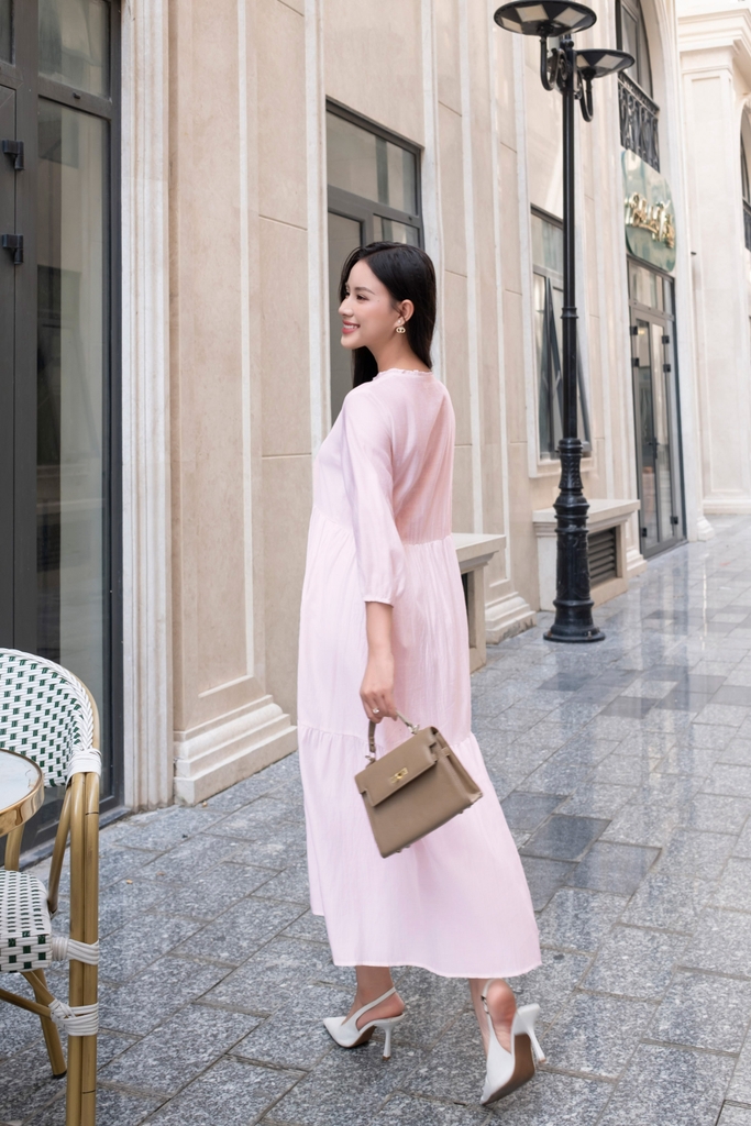 Swanlake | Đầm Tơ Trơn Phom Maxi Bay Dài D12415LW01