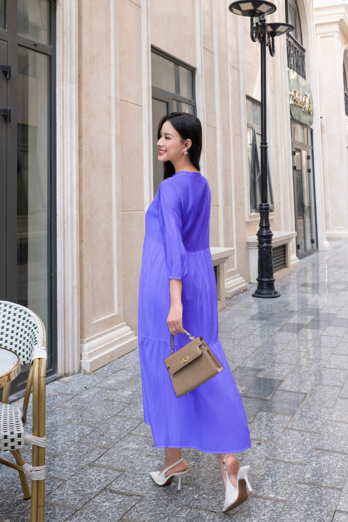 Swanlake | Đầm Tơ Trơn Phom Maxi Bay Dài D12415LW01