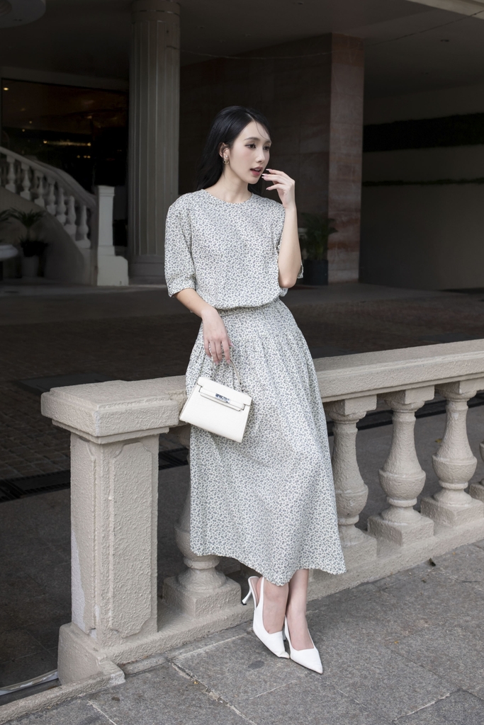 SWANLAKE | Set Bộ Nữ Hoa Nhí Áo Tay Lỡ Nhún Bo Chun Chân Váy Maxi Cạp Cao Xếp Ly Lưng Thun B12995LW01