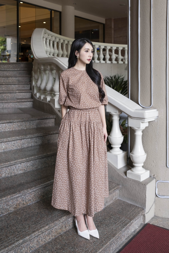 SWANLAKE | Set Bộ Nữ Hoa Nhí Áo Tay Lỡ Nhún Bo Chun Chân Váy Maxi Cạp Cao Xếp Ly Lưng Thun B12995LW01